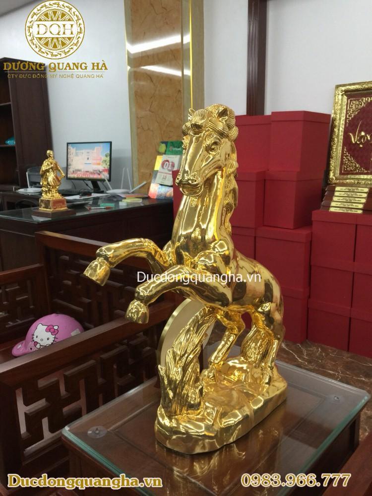 tượng ngựa đồng mạ vàng 