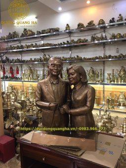 TƯỢNG CHÂN DUNG HAI VỢ CHỒNG BẰNG ĐỒNG ĐỎ CAO 97CM