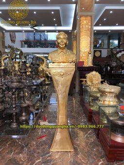 TƯỢNG TRUYỀN THẦN TRÊN BỤC 1M3 BẰNG ĐỒNG ĐỎ