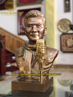 TƯỜNG TRUYỀN THẦN-TƯỢNG CHÂN DUNG CA SĨ ĐÀM VĨNH HƯNG