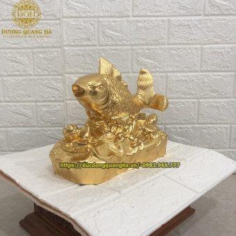 TƯỢNG CÁ CHÉP ĐỒNG ĐỎ DÁT VÀNG CAO 20CM