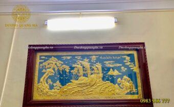 THUẬN BUỒM XUÔI GIÓ DÁT VÀNG 9999 KHUNG GỖ HƯƠNG