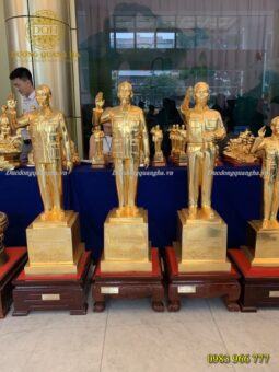 TƯỢNG BÁC HỒ ĐỨNG CHÀO DÁT VÀNG 9999