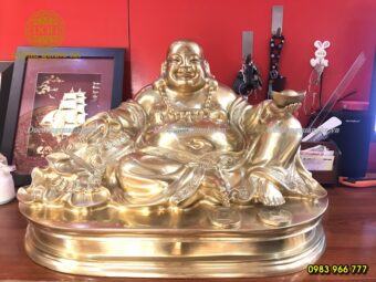 THẦN TÀI NGỘI BỆ