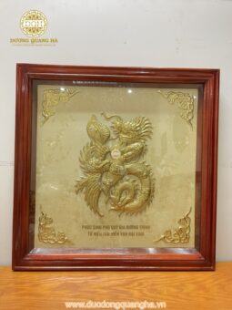 TRANH CHỮ HÁN HÓA RỒNG NỀN GẤM KHUNG GỖ LÁT