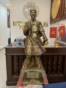 TƯỢNG TRẦN HƯNG ĐẠO 1M2 KHẢM NGŨ SẮC