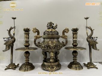 Bộ ngũ sự cao 70cm hoa văn rồng chầu mặt nguyệt và cặp nến trạm rồng phượng sắc nét