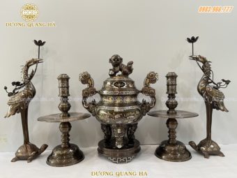 Bộ đỉnh thờ cúng khảm sen cao 60cm chất liệu đồng đỏ khảm ngũ sắc