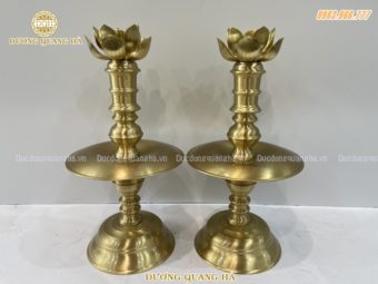 Đôi chân nến thờ cao 45cm chất liệu đồng vàng trơn
