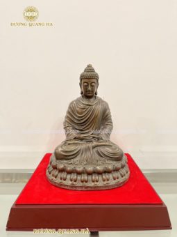 Phật Thích Ca cao 48cm chất liệu đồng vàng hun giả cổ