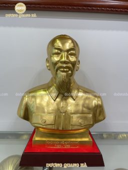 Tượng Bác Hồ bán thân chất liệu đồng đỏ dát vàng 9999