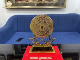 Mặ Trống Đế Sen Để Bàn Làm Việc Mạ Vàng 24k