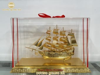 Sản Phẩm Thuyền Buồm Đế Đồng Mạ Vàng 24k