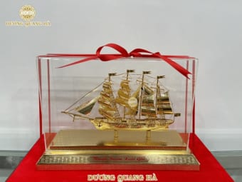 Thuyền Buồm Quà Tặng Mạ Vàng 24k Đế Đồng