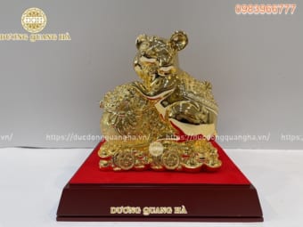 Tượng phong thủy chuột ôm túi tiền mạ vàng