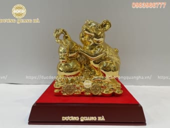 Tượng chuột ôm hồ lô mạ vàng