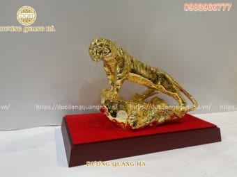 Tượng hổ mạ vàng đứng bệ đá siêu đẹp
