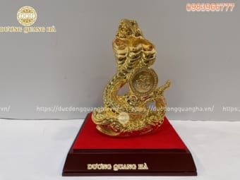 Tượng rắn phong thủy  bằng đồng mạ vàng