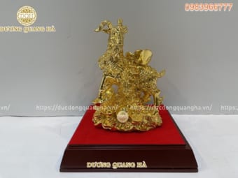 Tượng dê bằng đồng mạ vàng