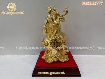 Tượng khỉ bằng đồng mạ vàng