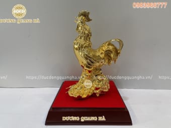 Tượng gà trống bằng đồng mạ vàng