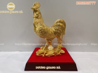 Tượng gà trống cao 47cm bằng đồng đỏ thếp vàng 9999