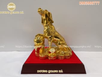 Tượng chó phong thủy bằng đồng mạ vàng