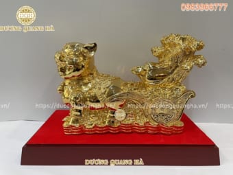 Tượng heo kéo xe bắp cải tài lộc bằng đồng mạ vàng